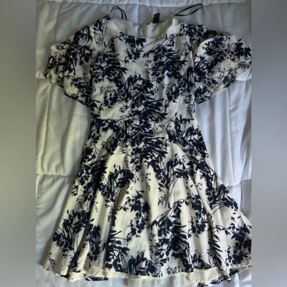 princess polly baby blue dress This Halloween, Everybody Wants to Be a Magical Blonde Woman in a Blue Dress  | by Nicole Dieker | The Billfold main image 0